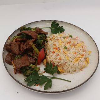⁶⁰ Carne de Vaca Com Brócolos