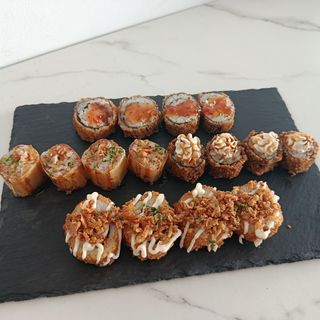 ⁵⁰a Combinado sushi frito 16 pcs