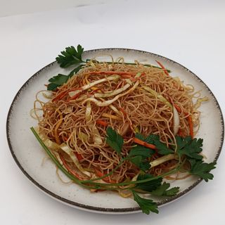 ⁸⁵ Massa de arroz com legumes