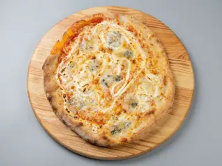 Pizza 4 Queijos