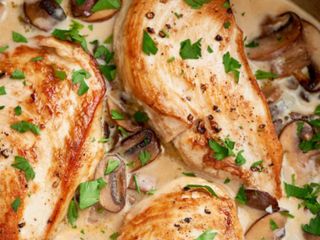 Bife de frango com cogumelos