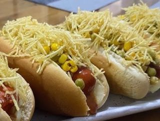 Hot dog brasileiro