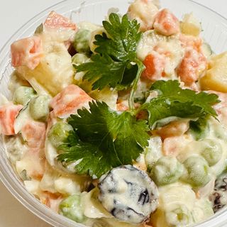 Porção de maionese (salada russa)