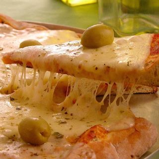 Pizza Lusitana Media