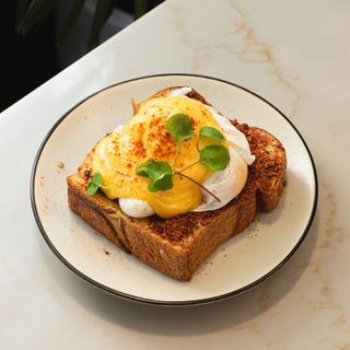 Ovos Benedict Bacon