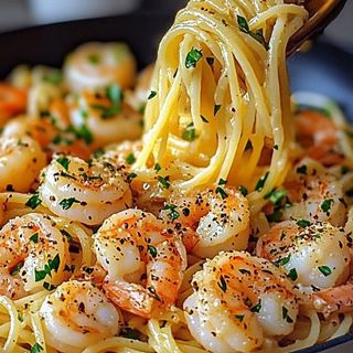 Esparguete com camarão