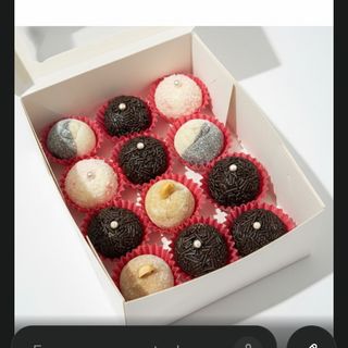 Cx.com 12 brigadeiros tradicionais