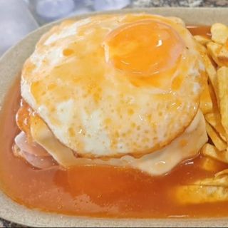 Francesinha de Porco