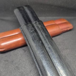 Charuteira dupla em pele preta