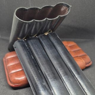 Charuteira c/ 4, em pele castanha