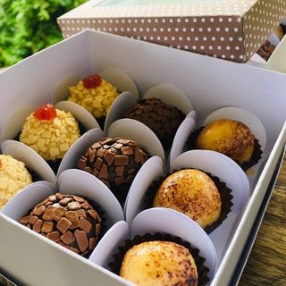 Caixa com 20 brigadeiros 