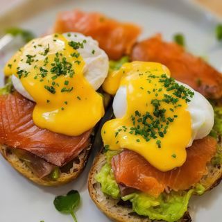 Tosta de Salmão e Abacate
