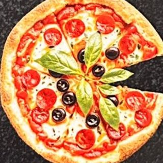 Pizza Mozzarella with fresh tomato 32cm