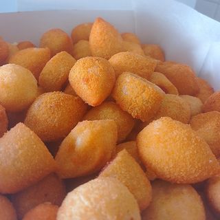 50 salgados sortidos