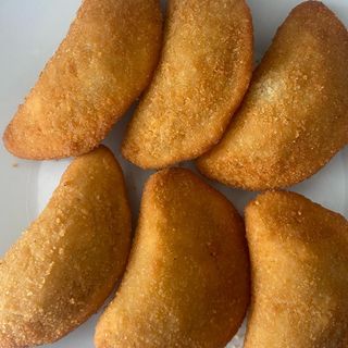 Mini enroladinhos sabor pizza