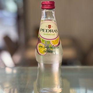 Água das Pedras Maracujá 25cl