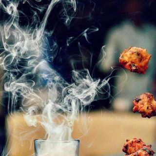 CHAI WITH ONION BHAJII