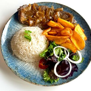 Bife de alcatra acebolado