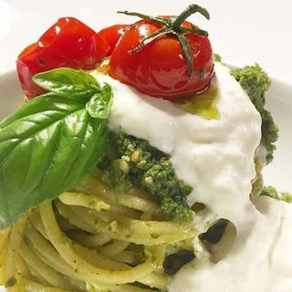 Pasta al pesto e burrata 