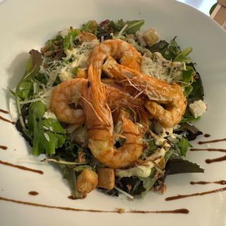 Salada César de gambas 