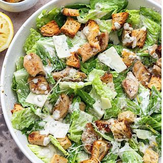 Salada César de frango