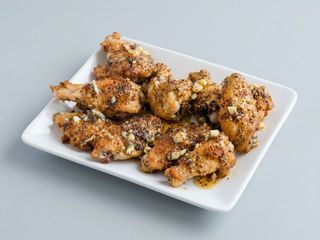 Garlic Parmesan Wings Grande (4 pieces)