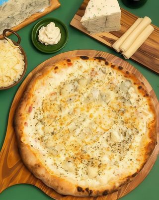 Pizza 4 Queijos