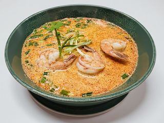 Shrimp Thai curry noodles