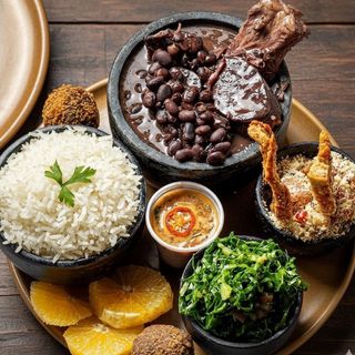 Feijoada Gigante (Serve 4)