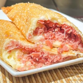 Pastel Brasileira Pias