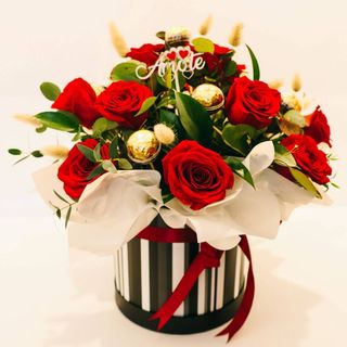 Box de Rosas + Ferreros