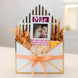 Caixa Formato Envelope com Passepartout + Flores Preservadas