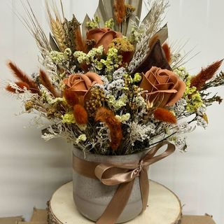 Cerâmica com flores preservadas (Tons Terra)