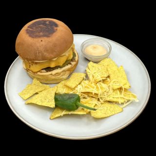 Hambúrguer vegetariano com nachos