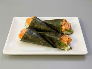 A24-Temaki salmão