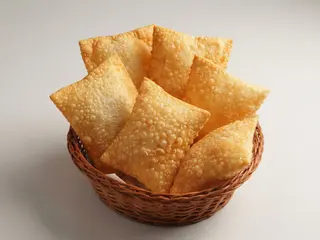 Pastel de Calabresa Mista