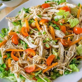 SALADA COM FRANGO