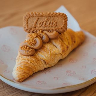 Croissant doce de leite & Lotus