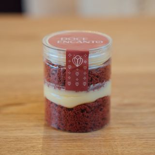 Bolo no pote red velvet & Nido