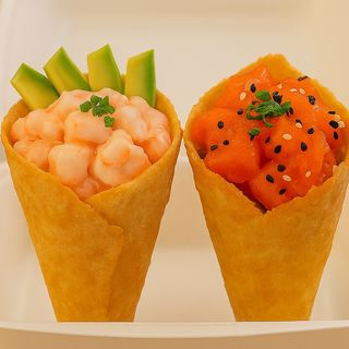 4.CONE TEMAKI SALMÃO& CAMARÃO 2 peças