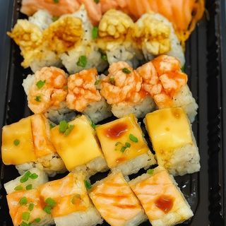 21. MIX FLAMEJADO 24 peças COM SASHIMI