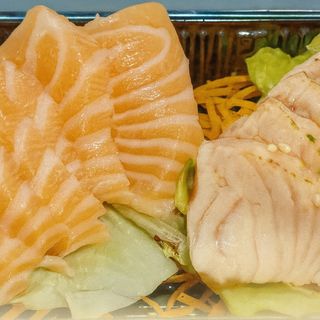9. SASHIMI SALMÃO FRIO&QUENTE 12 peças