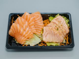 9. SASHIMI SALMÃO FRIO&QUENTE 12 peças