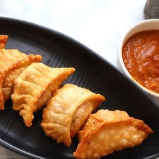 Momo de Vegetais Frito