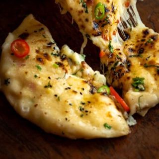 Naan de Queijo Picante