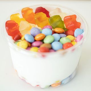 Frozen Yogurt + 3 Toppings Grátis - Pequeno 180ml