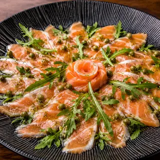 Carpaccio de salmão