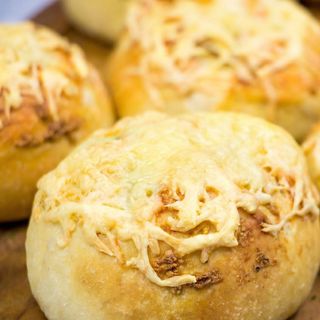 Pão de alho Brasileiro,cremoso com queijo 100g
