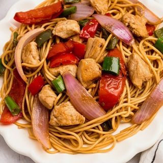 Tallarín salteado de Frango ( receita peruana) 400g