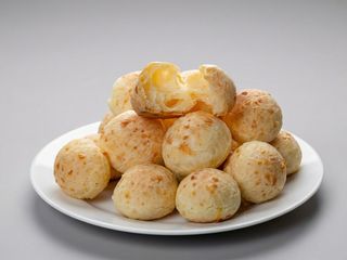 Pão de queijo brasileiro tradicional